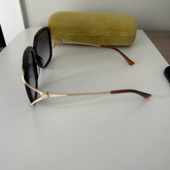 Women’s Gucci sunglasses Gg0647s - Picture 4 of 5